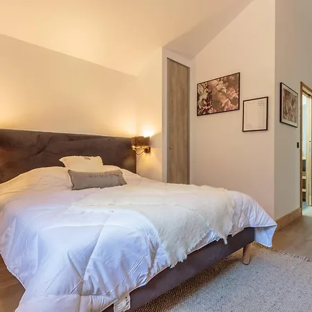 Apartment 10 Personnes Champagny-en-vanoise, Parking, Animaux Admis, Balcon, Wifi - Fr-1-638-7