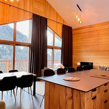 10 Personnes Champagny-en-vanoise, Parking, Animaux Admis, Balcon, Wifi - Fr-1-638-7 Apartment *